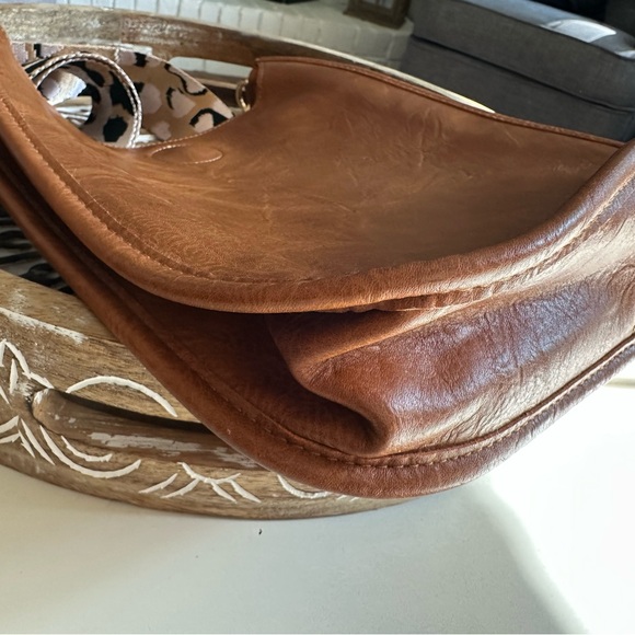Ah Dorned Vegan Leather Crossbody Bag Camel Like New - Picture 6 of 10